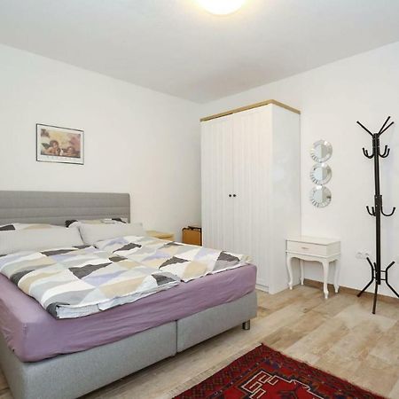Malu Vir Apartment Exterior photo