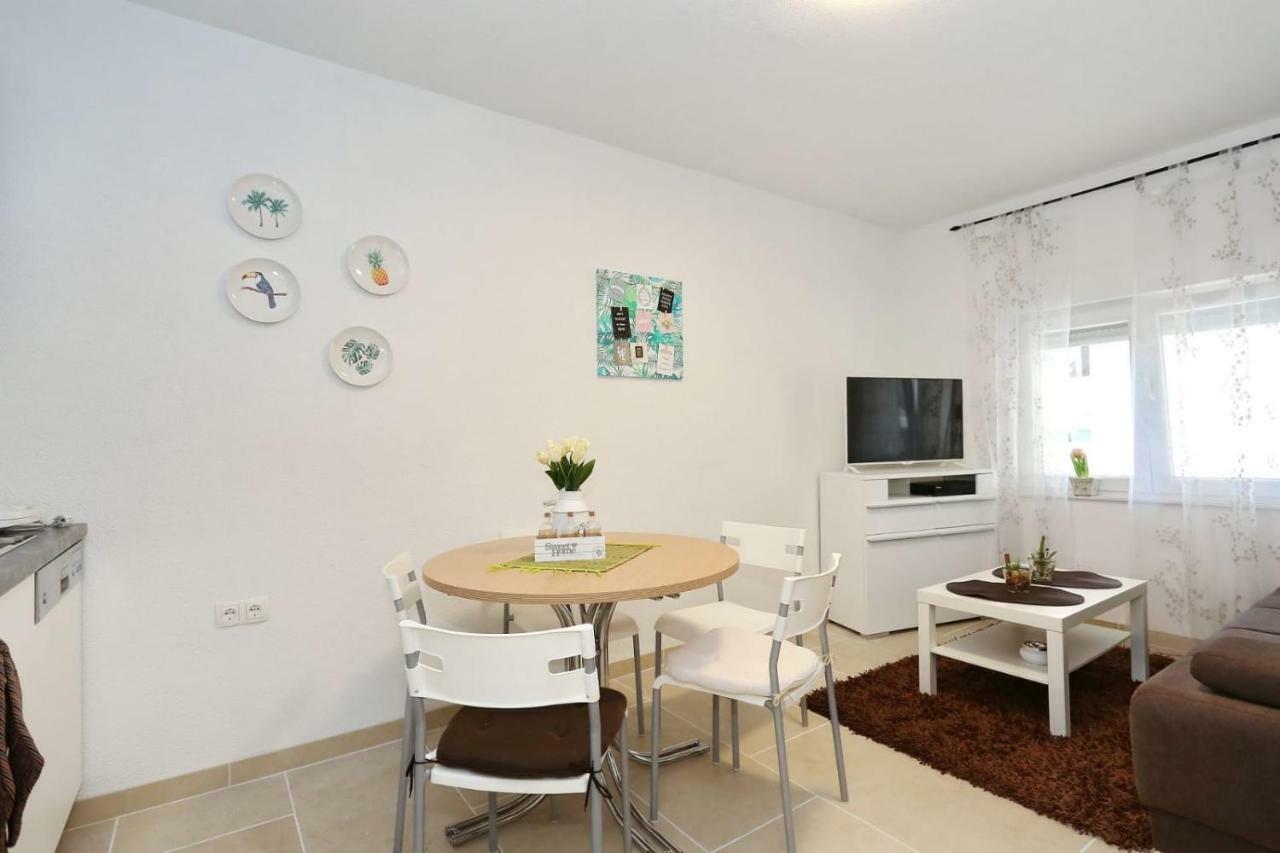 Malu Vir Apartment Exterior photo